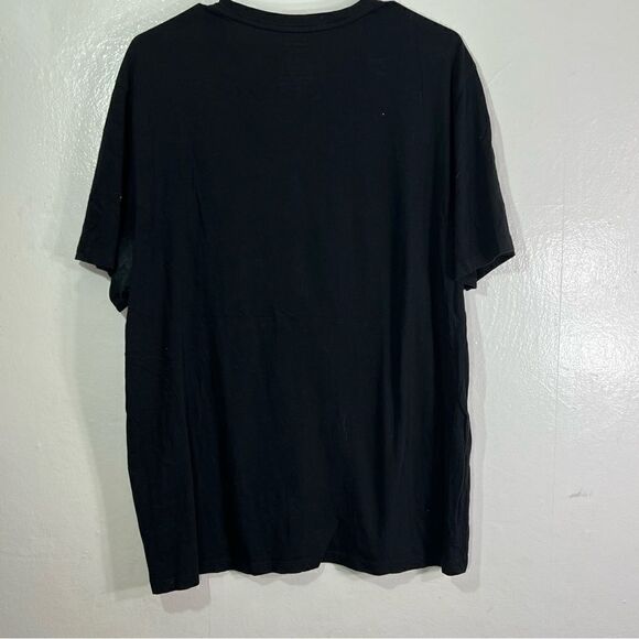 Vince adult large, short sleeve, lightweight, basic T-shirt - Picture 3 of 4